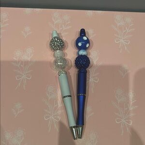 Blue and White Arts & Crafts Ballpoint Pens with Elegant Design